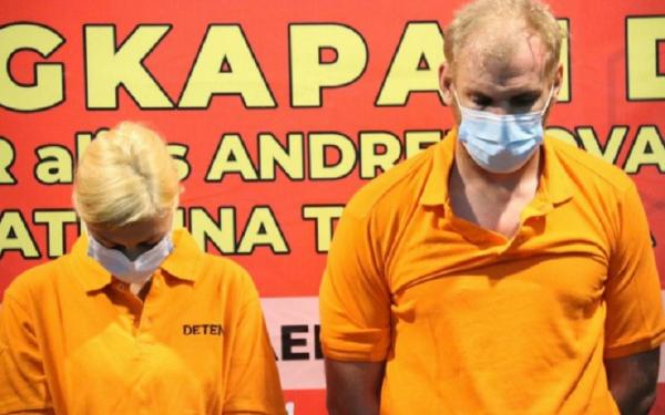Buronan Interpol Ekaterina Ekaterina Trubkina (kiri) dan Andrew Ayer (kanan). (Foto: Humas Kemenkumham Bali)
