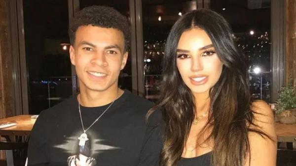 Dele Alli (kiri) bersama pacarnya, Ruby Mae. (Foto: eurofootballrumours.com)