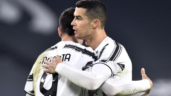 Cristiano Ronaldo Juventus Cristiano Ronaldo (kanan) merayakan golnya ke gawang Spezia pada giornata ke-25 Liga Italia 2020/2021 di Allianz Stadium, Rabu (3/3/2021) dini hari WIB. (Foto: REUTERS)