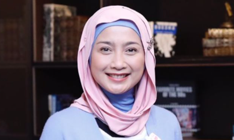 Desy Ratnasari Artis Cantik 90 an yang Masih Awet Muda. (Foto: instagra