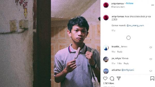 Postingan Ari Pratama Postingan Ari Pratama, korban tewas ditikam teman kencannya. (Foto: Istimewa).