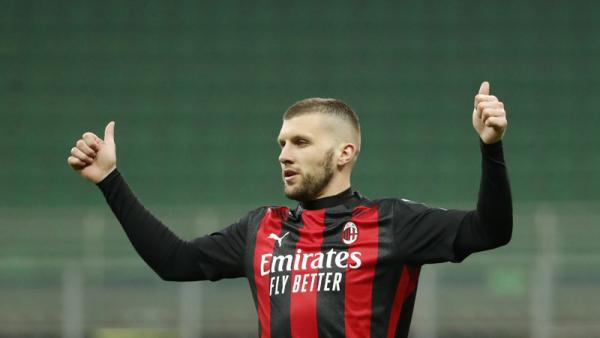 Striker AC Milan Ante Rebic bakal jadi starter saat sowan ke Stadio Marc`Antonio Bentegodi, markas Hellas Verona, pada giornata ke-26 Liga Italia, Minggu (7/3/2021) malam WIB. (Foto: REUTERS)