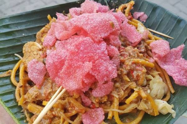Makanan khas Sumatera Utara, Mie Gomak atau Spageti Batak (foto: @wilsonsw) Mie Gomak atau Spageti Batak (foto: @wilsonsw)