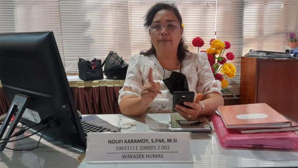 Noufi Karamoy, guru Aprilia Manganang di SMA Negeri 1 Manado. (Foto: MNC Portal/Subhan Sabu)