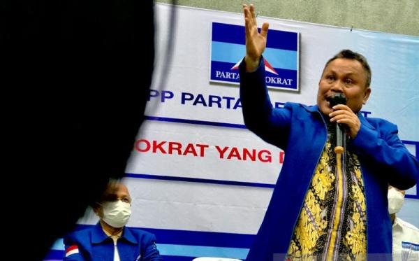 jhoni allen marbun Sekjen Demokrat versi KLB Sumut, Jhoni Allen Marbun memastikan mereka belum mendaftar ke Kemenkumham. (Foto: Antara)