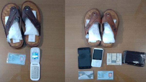KURIR SABU BNNP JABAR1 Barang bukti sabu yang disita petugas BNNP Jabar dari kurir di Bekasi. Barang haram itu disembunyikan dalam sandal. (Foto: BNNP Jabar)