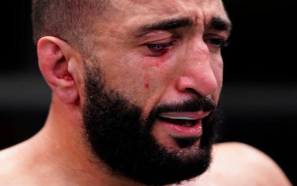 Belal Muhammad 2 Belal Muhammad saat menahan sakit usai matanya tercolok Leon Edwards. (Foto: The Sun)
