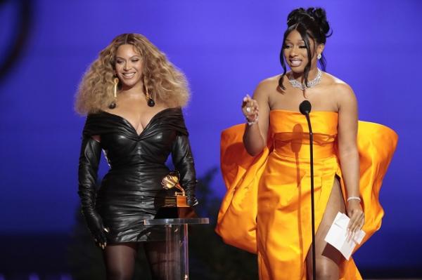 megan thee stallion megan thee stallion bersama Beyonce. (Foto : Los Angeles Times)