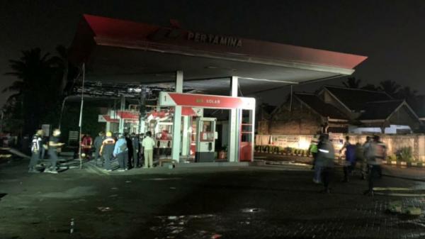 SPBU Malang terbakar SPBU di Jalan Mayjen Sungkono Kota Malang terbakar (Avirista Midaada /MNC Portal)