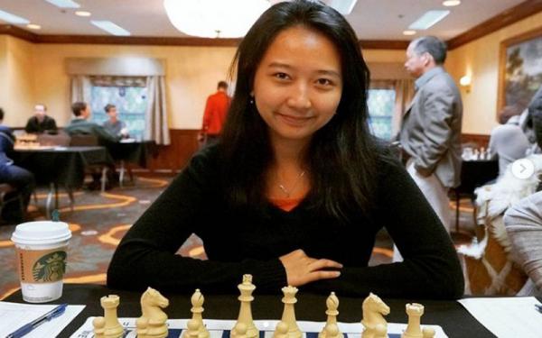 Irene Sukandar Pecatur Dadang Subur alias Dewa Kipas akan melawan Grand Master (GM) Indonesia, Irene Kharisma Sukandar, Senin (22/3/2021). (Foto: Instagram @irene_sukandar)