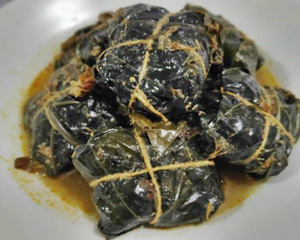 Deretan Makanan Khas Dayak, Botok Mengkudu Foto: Instagram @lingling_soebondo Deretan Makanan Khas Dayak, Botok Mengkudu Foto: Instagram @lingling_soebondo