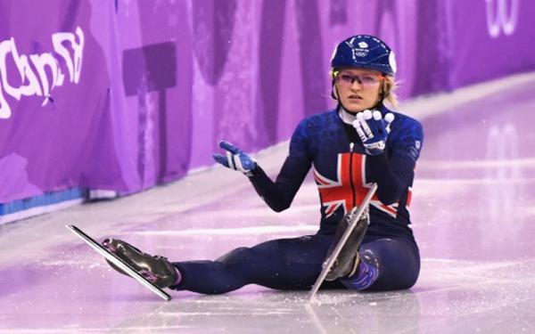 Elise Christie 1 Elise Christie gagal di Olimpiade 2018. (Foto: The Sun)