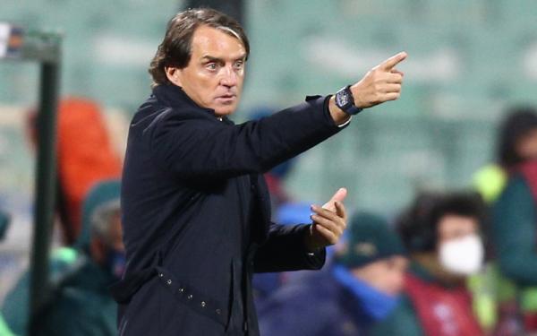 Pelatih Timnas Italia Roberto Mancini mengakui timnya kewalahan menghadapi strategi parkir bus Bulgaria pada matchday kedua Grup C, Senin (29/3/2021). (Foto: Reuters)