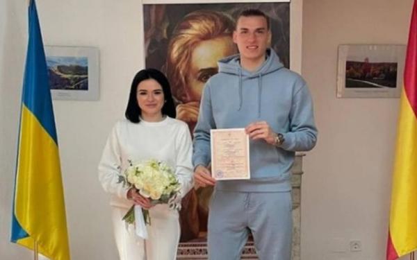 Andriy Lunin dan Anastasia Tamasova menikah. (Foto: Instagram)