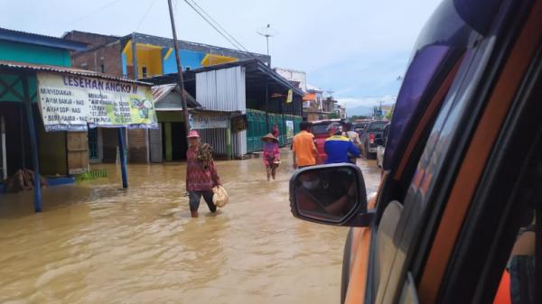 9.245 KK terdampak Banjir di Bima,NTB. 9.245 KK terdampak Banjir di Bima, NTB. Banjir disebabkan meluapnya bendungan (Humas BNPB)