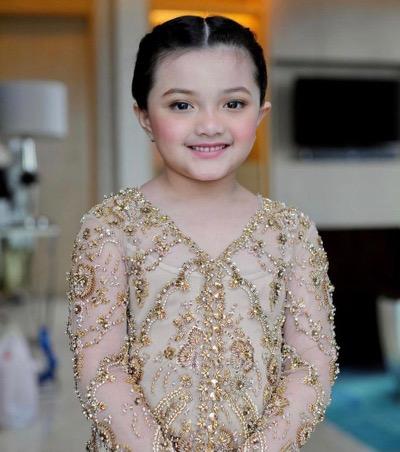 Arsy Hermans Arsy saat akad Aurel, sang kakak.