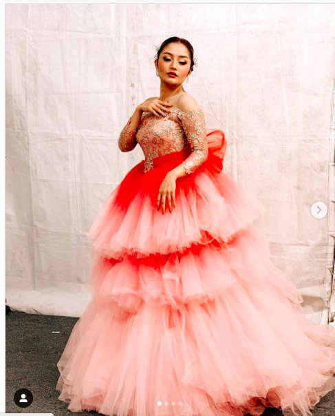 13Sibad Cinderella Siti Badriah bergaya ala Cinderella. (Foto: Instagram)