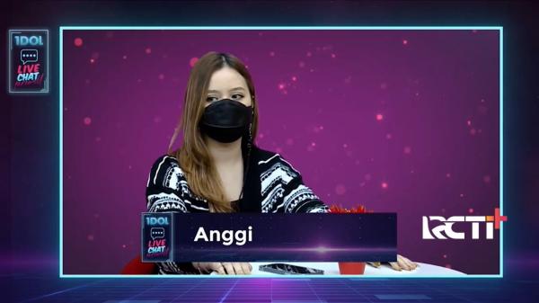 16idol Live Chat Anggi Idol Tamil memberikan penampilan terbaik untuk penggemar. (Foto: RCTI+)