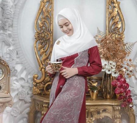 Amanda Manopo hijab Amanda Manopo dengan hijab dan dress lilac.