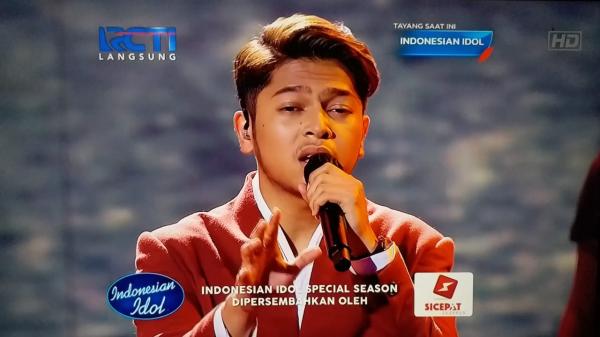 Mark tampil spektakuler di grand final Indonesian Idol. (Foto: iNews.id)