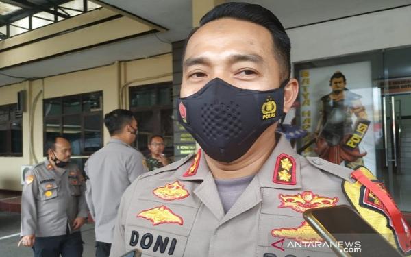Kapolres Tasikmalaya Kota AKBP DONI HERMAWAN Kapolres Tasikmalaya Kota AKBP Doni Hermawan. (Foto: Antara)