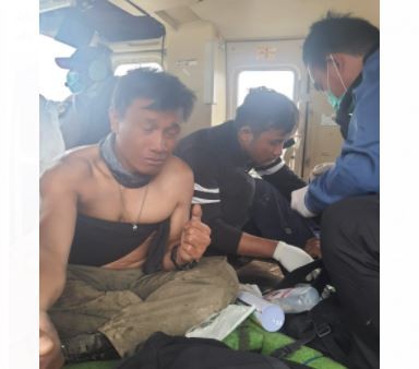 Detik-detik evakuasi anggota Brimob yang ditembak KKB di Ilaga. (Foto: ist)