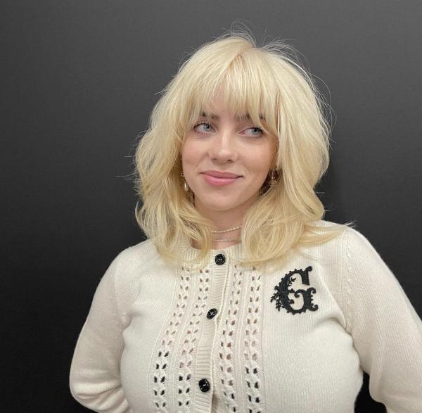 Gaya Billie Eilish dengan rambut blonde. (Foto: Instagram/Billie Eilish)