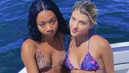 04 Phoebe Gates 2 Phoebe Gates, anak perempuan pasangan Melinda dan Bill Gates paling suka mengenakan bikini