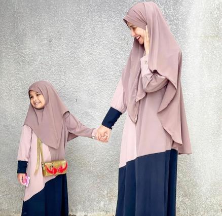 Gaya parenting artis Indonesia, Shireen (Foto: Instagram) Gaya parenting artis Indonesia, Shireen (Foto: Instagram)