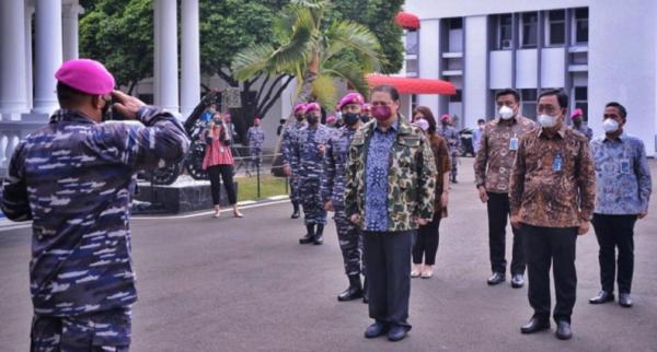 Airlangga Marinir Menko Airlangga Hartarto di Mako Marinir. (Foto: Kemenko Perekonomian).