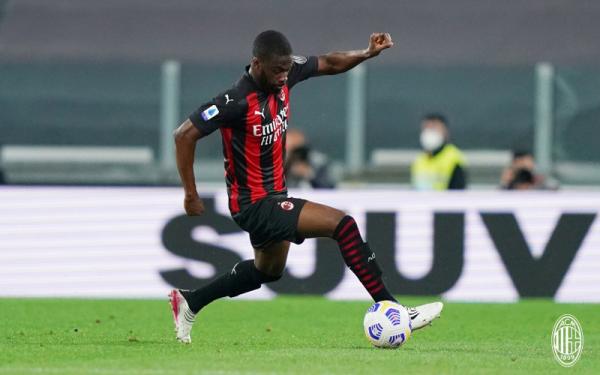 Fikayo Tomori Bek AC Milan Fikayo Tomori beraksi melawan Juventus pada giornata ke-35 Liga Italia di Allianz Stadium, Senin (10/5/2021) dini hari WIB. (Foto: Twitter @acmilan)