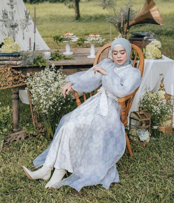 11 Lesty Kejora inspirasi fashion dari selebriti untuk merayakan Hari Raya Idul Fitri. (Foto: Instagram)