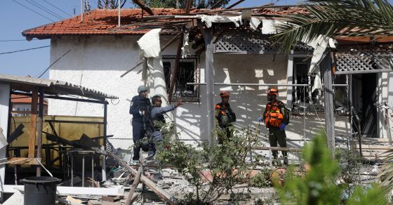 Serangan roket dari Gaza menghantam Ashkelon (Foto: Reuters)