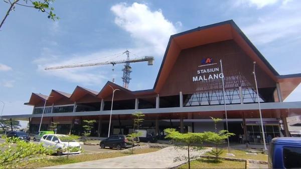 stasiun malang Penampakan stasiun baru di Kota Malang dengan fasilitas modern. (Foto: iNews.id/Deni Irwansyah)
