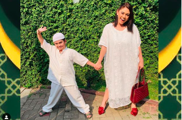 14 Thalita Latief Artis cantik ini merayakan Lebaran pertama dengan status barunya sebagai janda. (Foto: Instagram)
