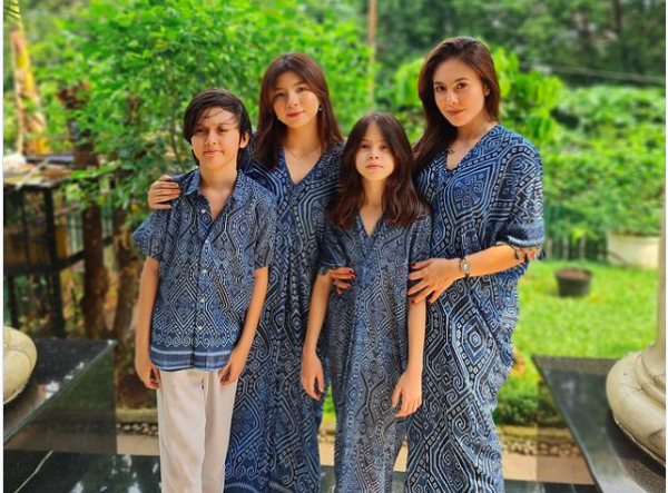 14 Wulan Guritno Artis cantik ini merayakan Lebaran pertama dengan status barunya sebagai janda. (Foto: Instagram)