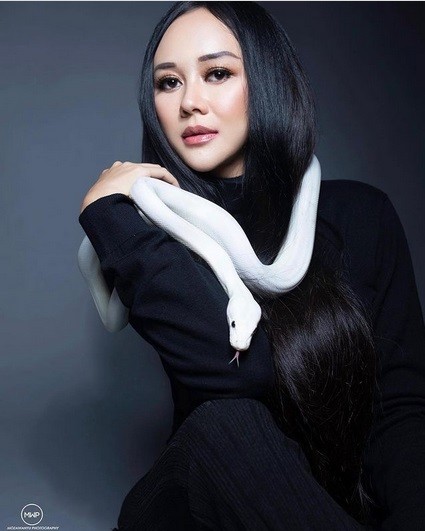 18 Aura Kasih 22 Artis yang Hobi Pelihara Hewan. (Foto: instagram)