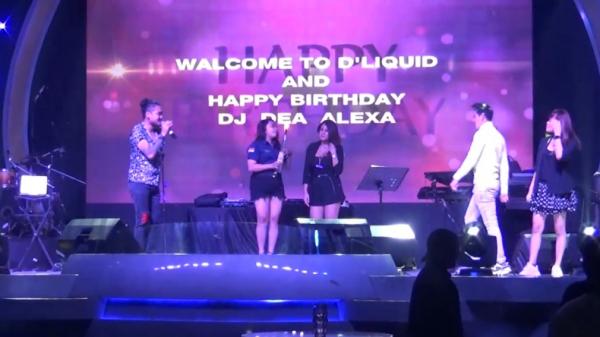 DJ Cantik ultah dibubarkan Acara ulang Tahun DJ cantik asal Makassar, Dea Alexa dibubarkan Satgas Covid-19 (Leo Muhammad Nur/MNC Portal)