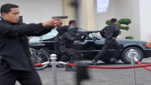 Paspampres SI Momen sangat menegangkan pernah terjadi ketika anggota Pasukan Pengamanan Presiden RI saling menodongkan pistol dengan agen Mossad Israel. (Foto: ilustrasi/Sindonews).