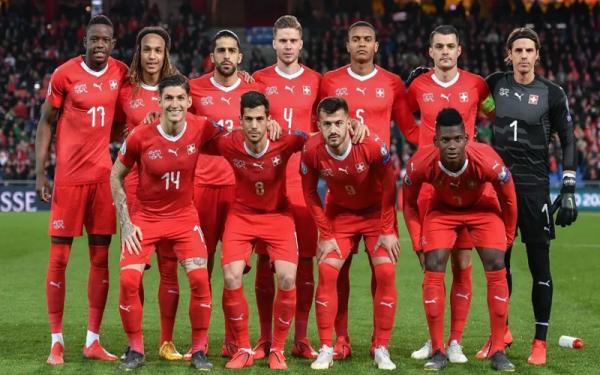 Timnas Swiss salah satu tim kuda hitam di Euro 2020. Skuat yang dijuluki La Nati itu kerap bikin kejutan di turnamen-turnamen besar. (Foto: 90 Min)