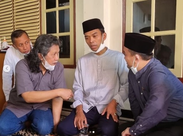uas cak nun UAS bertemu Cak Nun