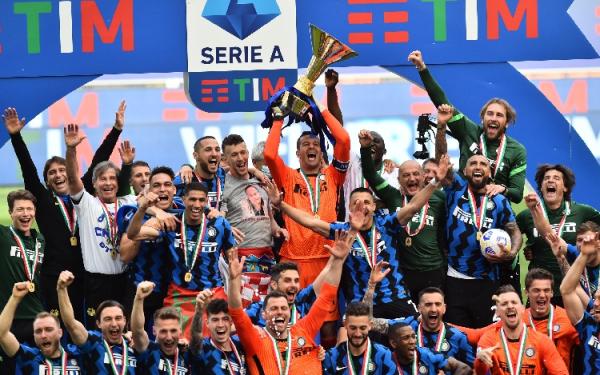 Scudetto Inter Milan Pesta Scudetto Inter Milan (foto: Reuters)