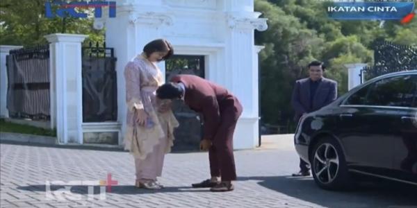 Romantisme Aldebaran dan Andin di sinetron Ikatan Cinta membuat penonton super baper.&nbsp;(Foto: Instagram)