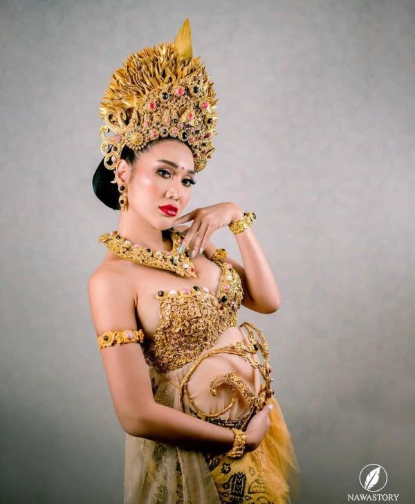 27 Lucinta Luna2 Lucinta Luna pamer foto-foto kehamilan bersama dengan pacar bulenya di Bali. (Foto: Instagram)