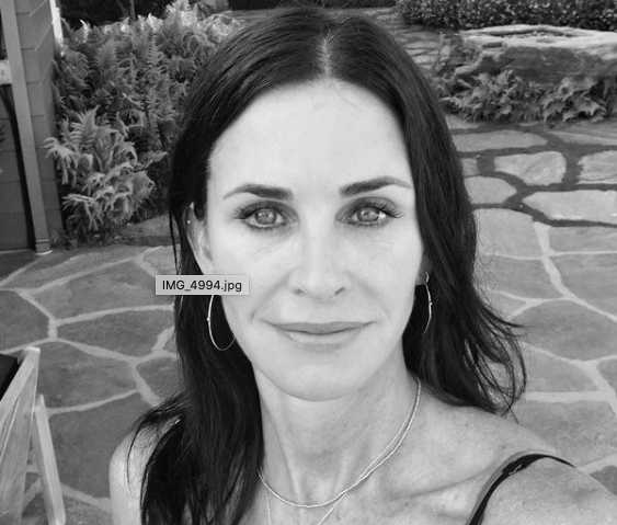 28 Coutney Setelah 17 tahun berpisah para pemain serial Friends tetap eksis di dunia hiburan. (Foto: Instagram)