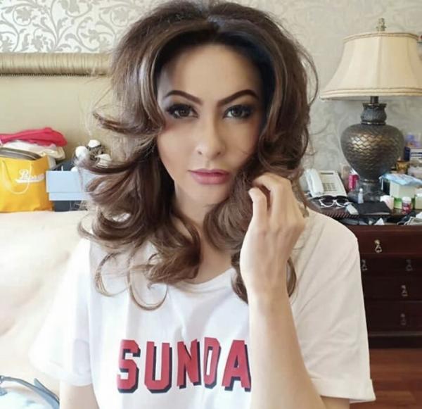 31 Diana Pungky2 Aktris cantik Diana Pungky tetap kelihatan cantik seperti boneka barbie. (Foto: Instagram/Diana Pungky)
