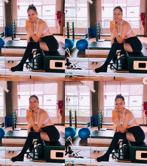 Para artis ini memilih rutin olahraga pilates yang juga bisa membuat hati bahagia.&nbsp;(Foto: Instagram)