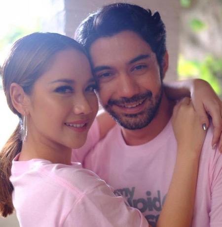 BCL Reza Tampak akrab saat promosi film.