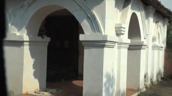 Bangunan situs Lawang Sanga di lingkungan Keraton Kasepuhan CIrebon. (Foto: iNews/Miftahudin)