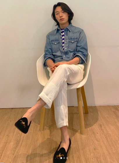 04 Ryu2 Aktor Korea Selatan, Ryu Jeon Yeol selalu tampil minimalis namun keren dilihat. (Foto: Instagram/Ryu Jeon Yeol)